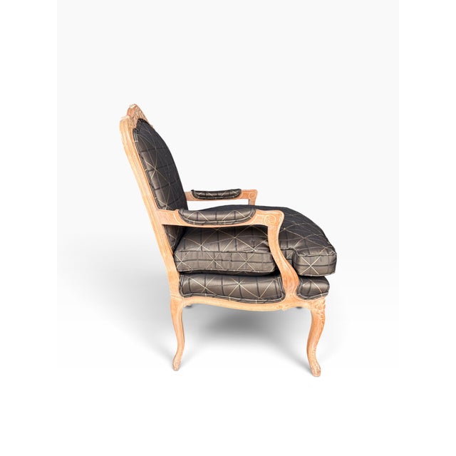 Vintage Louis XV Style Carved Wood Bergère Chair in Black & Cream Geometric Fabric For Sale - Image 4 of 16