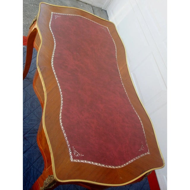 French French Ladies Leather Top Desk For Sale - Image 3 of 12