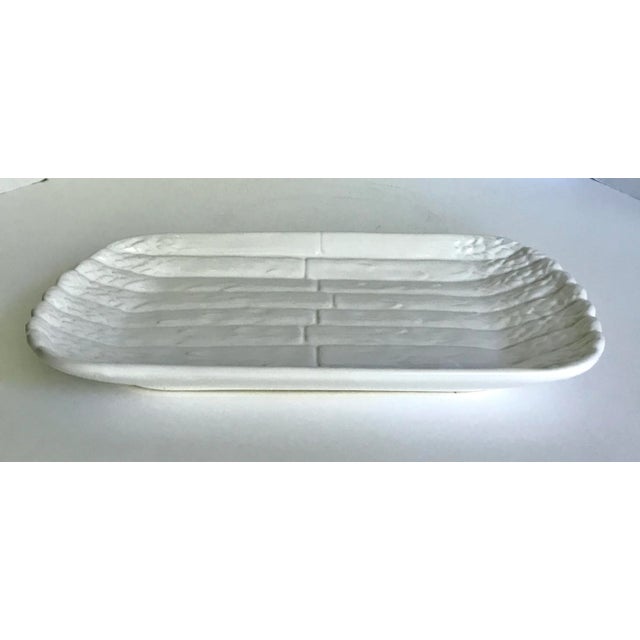 Traditional Late 20th Century Bordallo Pinheiro Ceramic Asparagus Dish Made in Portugal For Sale - Image 3 of 5