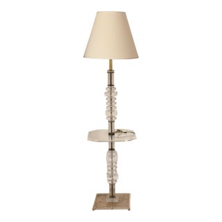 1970s Hollywood Regency Stacked Lucite & Brass Floor Lamp With Built-in Table For Sale