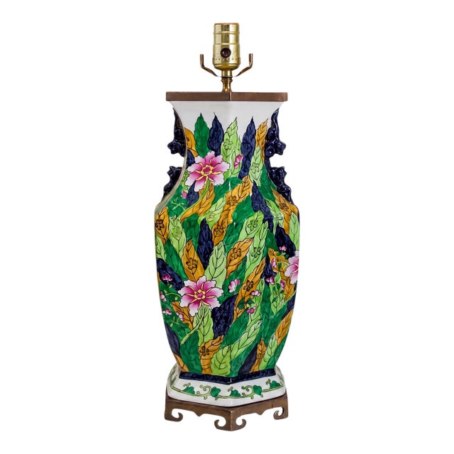 Midcentury Chinese Export Style Porcelain Tobacco Leaf Pattern Table Lamp For Sale