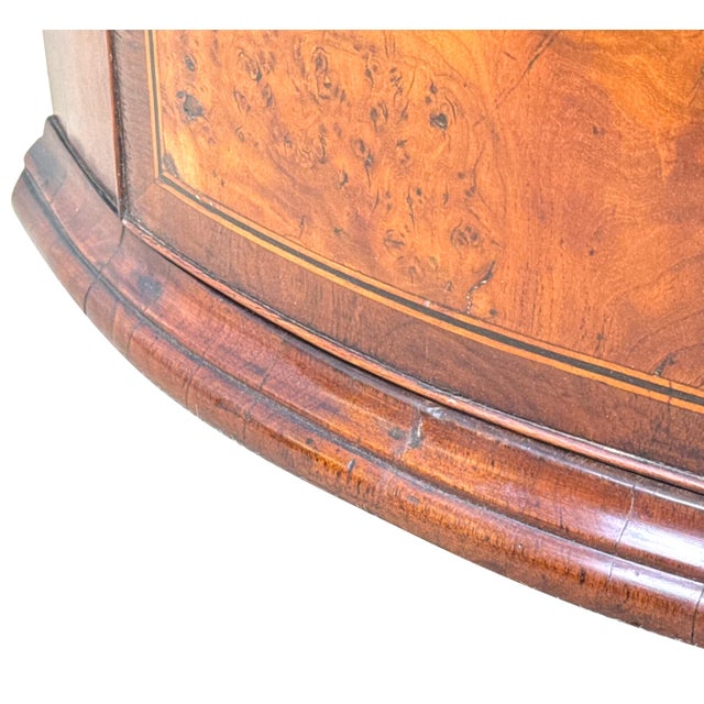 Early 18th Century Georgian Elm and Walnut Corner Cupboard, 1720s For Sale - Image 5 of 10