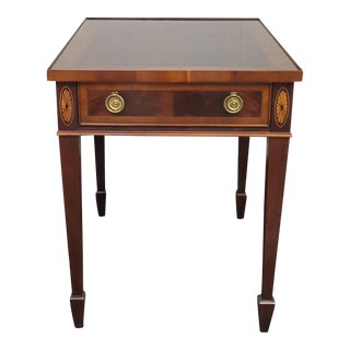 Vintage Hekman Hepplewhite Style Mahogany Yew Wood Inlay Side Table For Sale