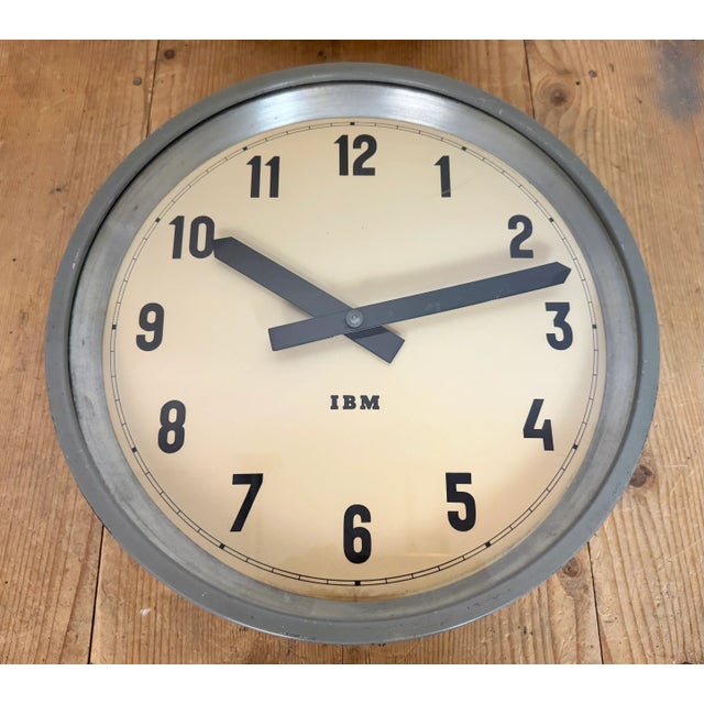 Industrial Grey Factory Wall Clock from IBM, 1950s For Sale - Image 9 of 17