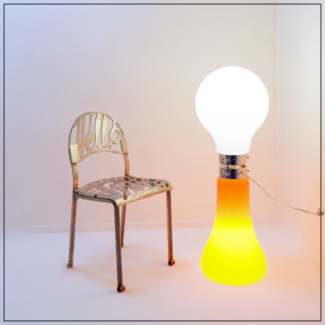 Floor lamp - Mid-Century - Italian design Measures : Ø 34cm - H : 100 cm Birillo (meaning "skittle" in Italian, evoking...
