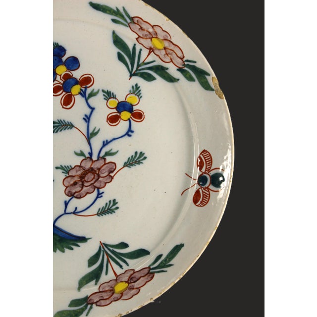 Garniture of 3 Dutch Delft Polychrome Charger 12" & Pair of Plates 8.75" For Sale - Image 12 of 18
