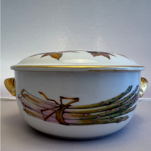 Royal Worcester "Evesham Gold" pattern vintage circa 1970's-1980's serving dish with lid. This is a classic and timeless....