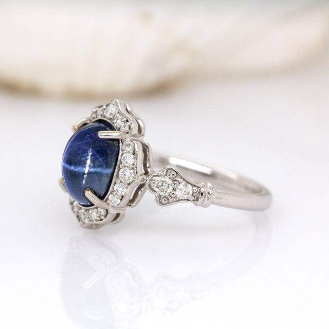 3.5cts Ceylon Star Sapphire Ring W Diamond Accents in 14k White Gold | Ov 9x7mm For Sale - Image 4 of 7