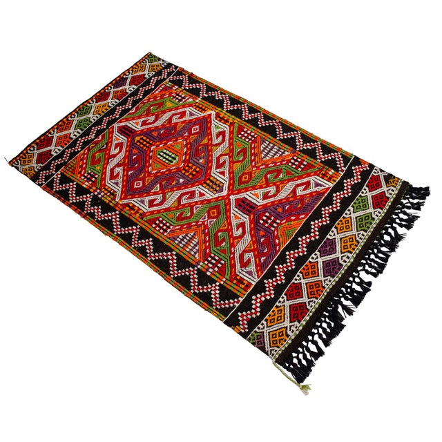 1960s Hand-Woven Braided Small Rug Vintage Wall Decor Area Rug Kilim - 28″ × 46″ For Sale - Image 5 of 14