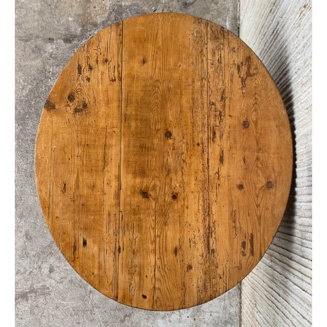 19th Spanish Country Pine Side Oval Side Table For Sale In Miami - Image 6 of 8