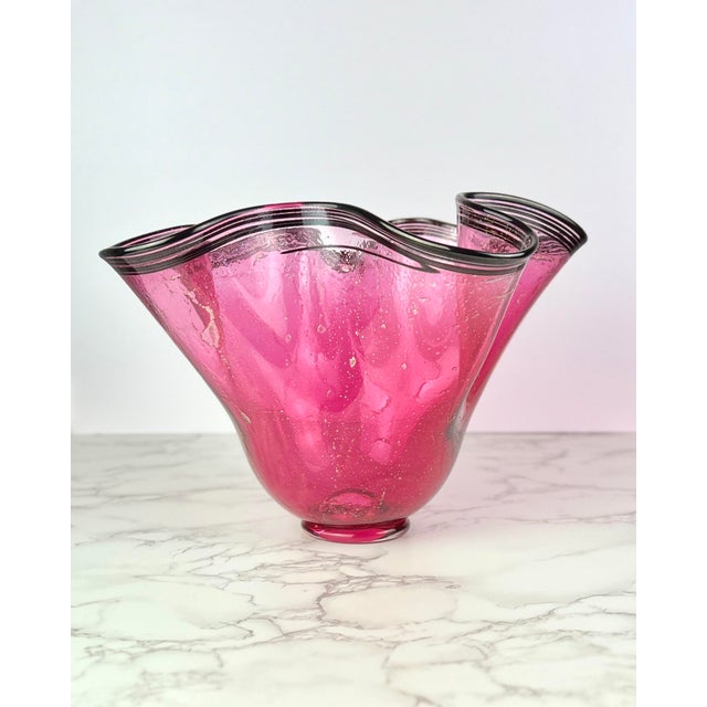 1990s Large 12" Signed Paul Bendzunas Magenta & Gold Fleck Hand-Blown Art Glass Handkerchief Bowl For Sale - Image 5 of 12