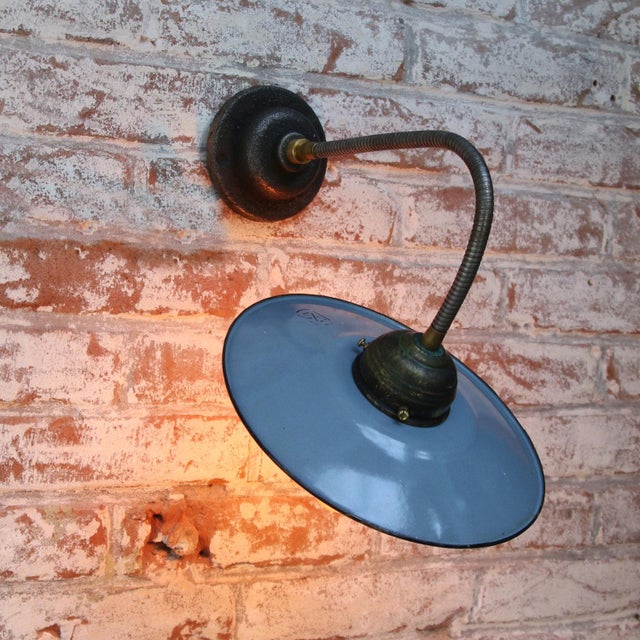 Wall light spot down lighter Blue enamel shade. Gooseneck arm adjustable in angle. Diameter cast iron wall mount 10.5 cm /...