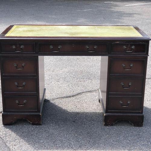 Pedestal Desk in Mahogany with Green Leather Top For Sale - Image 3 of 10