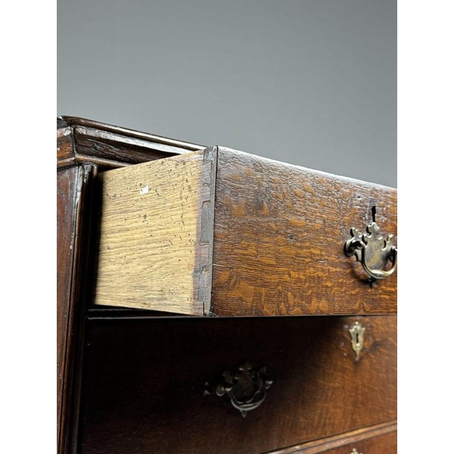 Wood Georgian Chest of Drawers, 18th Century For Sale - Image 7 of 18
