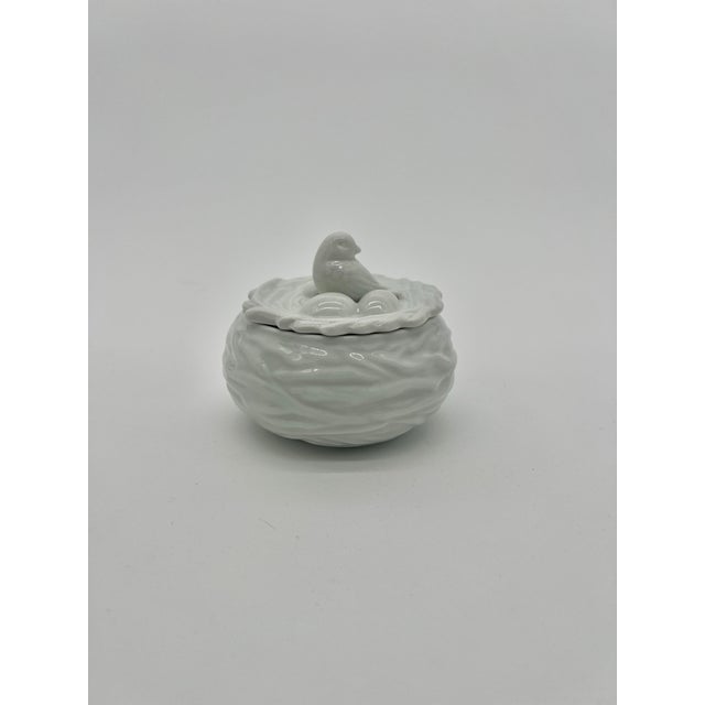 2000 - 2009 White Porcelain Bird’s Nest Trinket Box For Sale - Image 5 of 9