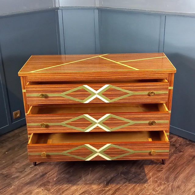 Mid-Century Italian Chest of Drawers in the style of Gio Ponti, 1960s For Sale - Image 11 of 18