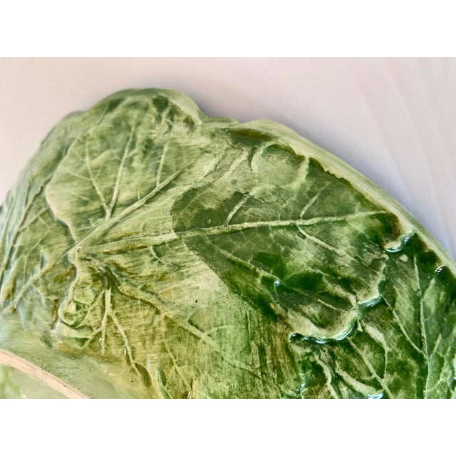 1970's 'Valli' Majolica Style Decorative Pottery Bowl Depicting Grapes Clusters & Grape Leaves, Made in Venice, Italy For Sale - Image 9 of 13