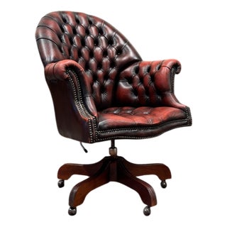 English Chesterfield Desk in Leather For Sale