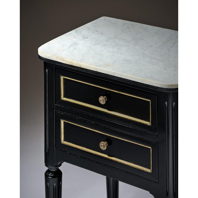 1920s Pair of French Louis XVI Style Ebonized and Brass Marble-Top Side Tables For Sale - Image 5 of 9