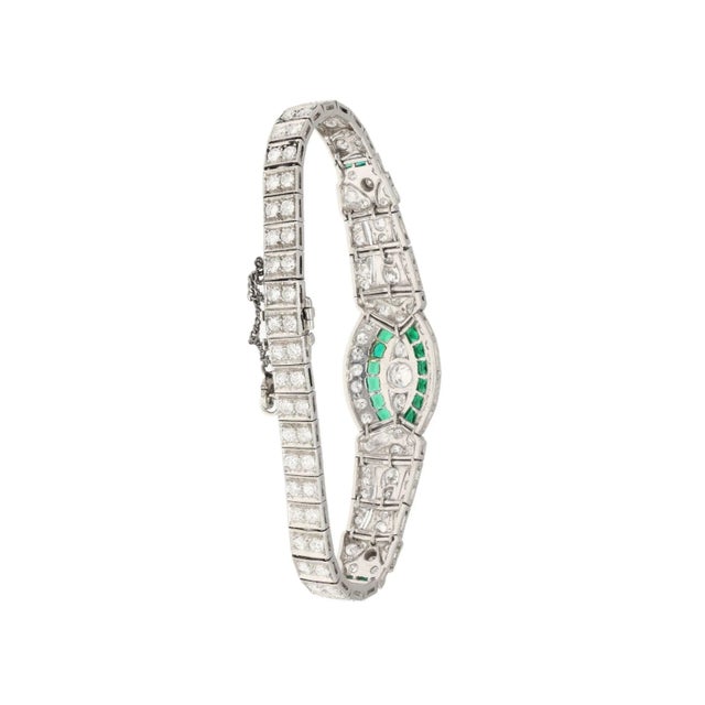 1930s Vintage Art Deco Old Euro Cut Diamond and Emerald Bracelet in Platinum For Sale - Image 5 of 8