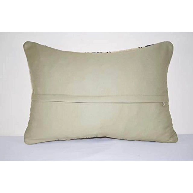 1990s Vintage Turkish Kilim Rug Pillow in Natural For Sale - Image 5 of 6