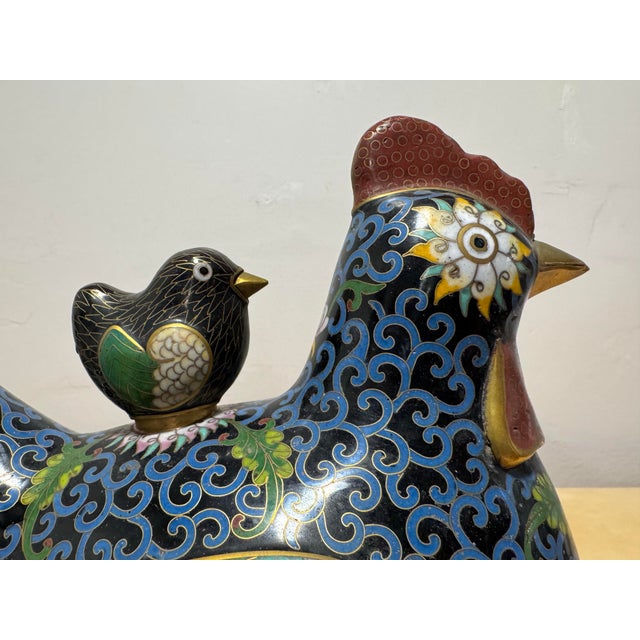 Mid 20th Century Cloisonné Chicken Hen and Chick Nesting Covered Box For Sale - Image 5 of 7