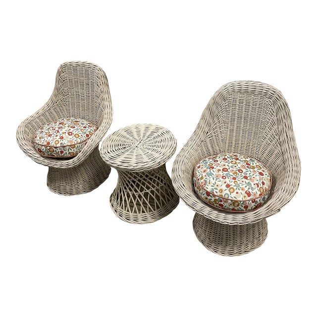 1960d Pair of Child's Wicker Chairs and Table Set- 3 Pieces For Sale