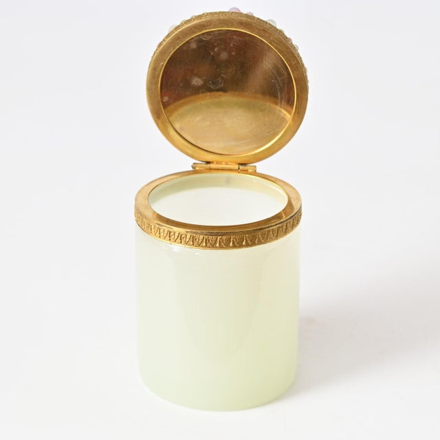 1960s Italian Opaline Celadon Glass Box by Vincenzo Nason, 1960s For Sale - Image 5 of 11