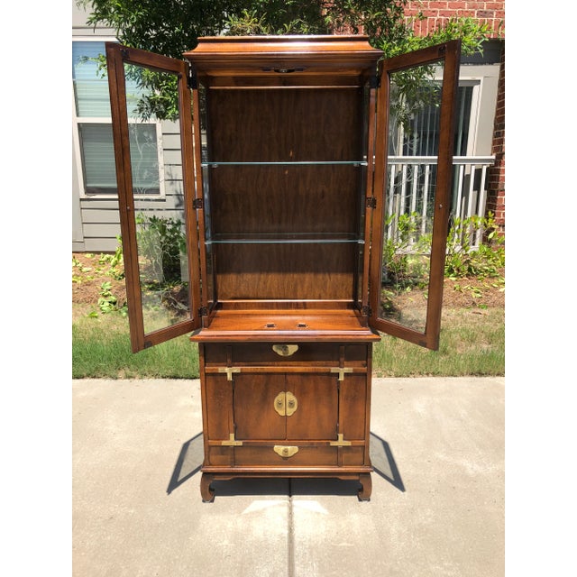 1970s Mid Century Modern Ming Pagoda Top Campaign China Cabinet For Sale - Image 11 of 13