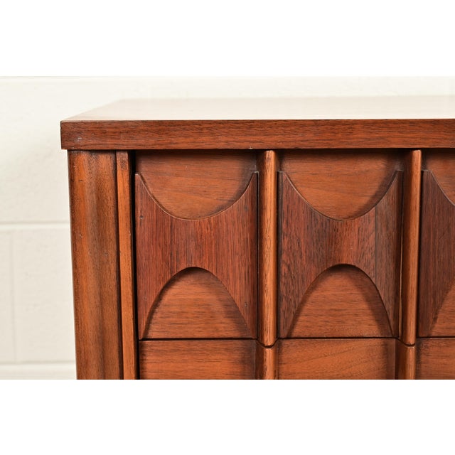 Kent Coffey Perspecta Sculpted Walnut Triple Dresser or Credenza, 1960s For Sale - Image 10 of 17