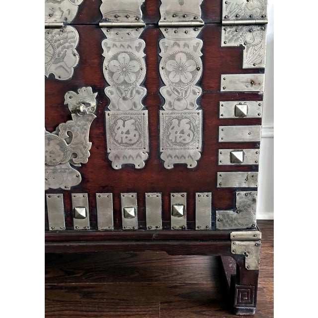 19th Century Korean Bandaji Chest Pyongyang Joseon Dynasty For Sale - Image 4 of 12