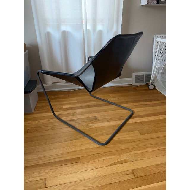 Own a piece of modern design history with this iconic Paulistano Armchair, designed in 1957 by Pritzker Prize-winning...