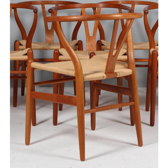 CH24 Wishbone Chairs in Cherry by Hans J. Wegner for Carl Hansen & Søn, 2000s, Set of 8 For Sale - Image 6 of 10