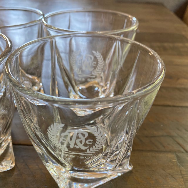 Mid 20th Century Sons of Grant Royal Vintage Crystal Cut Whiskey Decanter & 4 Glass Tumbler Set | 5-Piece Barware For Sale In Sacramento - Image 6 of 10
