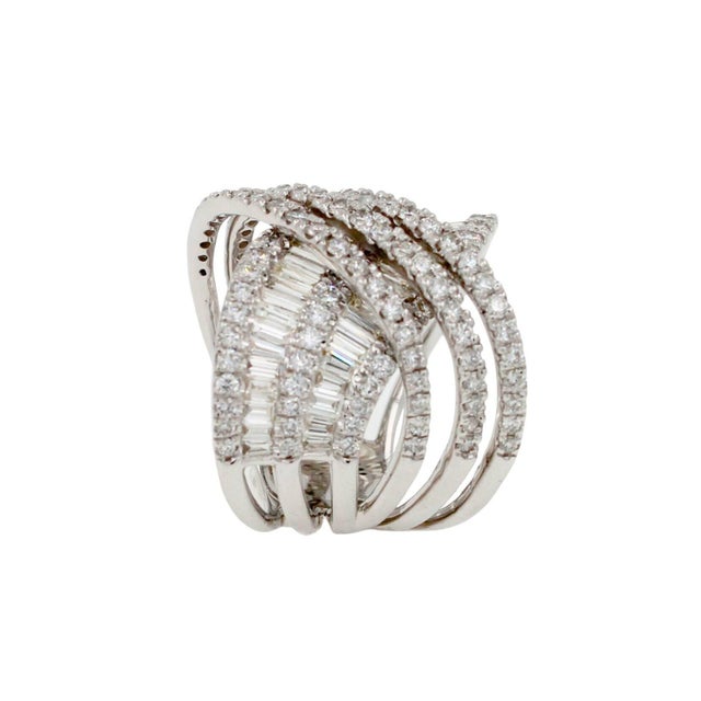 Contemporary Brilliant Cut Baguette Shape Diamond Pave Set Channel Set Fancy Spiral Wave Cock, Size 7.5 For Sale - Image 3 of 10