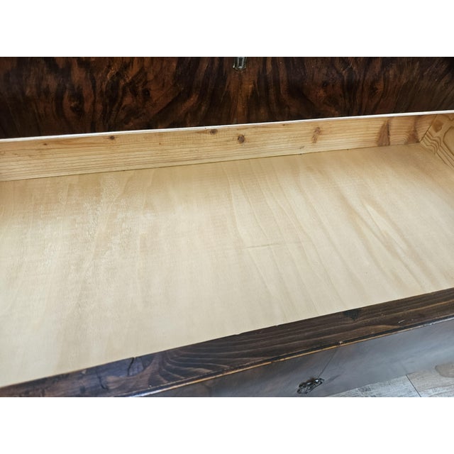 Chest of Drawers in Mahogany and Maple with Lacquered Feet, 1950 For Sale - Image 15 of 18