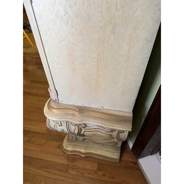 Mid 20th Century, Louis XVI “Madame Pompadour” Style Armoire Wardrobe. For Sale - Image 15 of 18