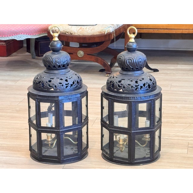 Black Pair of Late 19th / Early 20th Century German Pierced Metal Octagonal Lanterns For Sale - Image 8 of 11