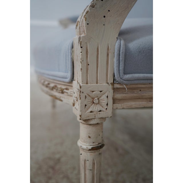 French Louis XVI Style Blue & White Oval Back Settee For Sale - Image 16 of 18