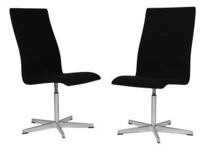 Oxford Chairs in Wool by Arne Jacobsen, Set of 2