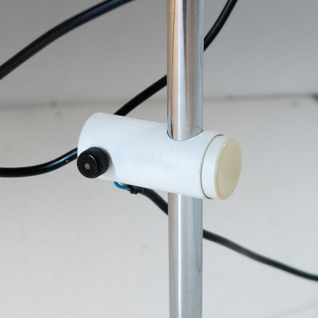 Mid-Century Modern White Metal Floor Lamp attributed to Elio Martinelli for Martinelli Luce, 1970s For Sale - Image 17 of 18