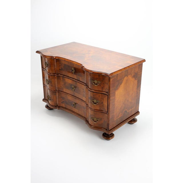 Baroque Baroque Chest of Drawers in Walnut, 1760 For Sale - Image 3 of 12