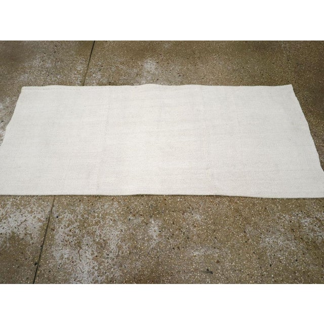 Galerie Shabab Collection Mid-20th Century Turkish Flatweave Kilim Throw Rug For Sale - Image 4 of 8