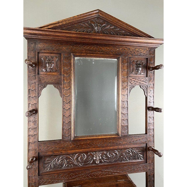 Stunning Carved Oak Coat Rack - Neo-Gothic Style - 19th Century Magnificent coat rack crafted from solid oak, finely...