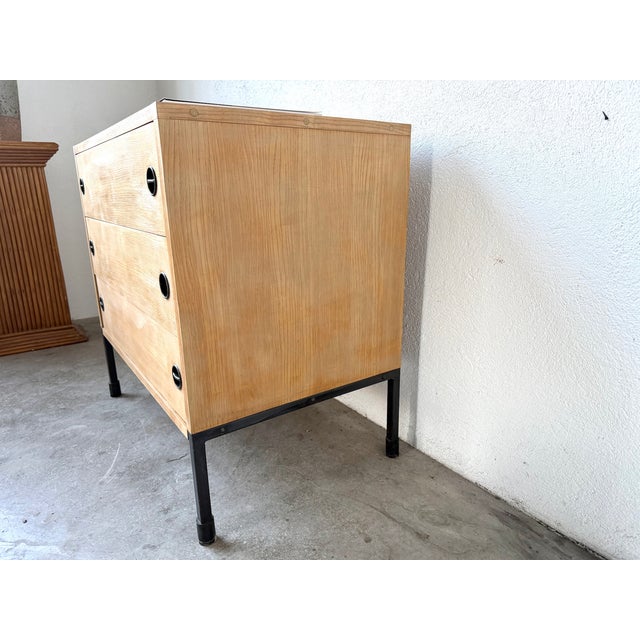 Chest of 3 Drawers in Oak and Lacquered Metal from ARP, France, 1960s For Sale - Image 4 of 18