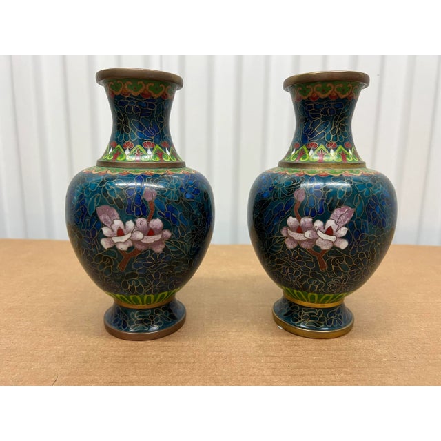Pair, vintage chinese cloisonné vases. Beautiful flowers!