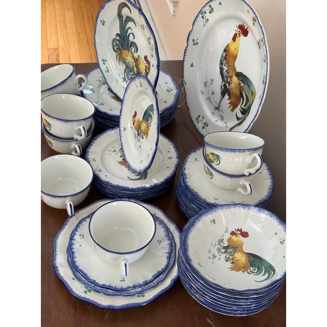 Ceramic Lunéville “Les Coqs” Dinnerware Service for 8 – French Country Farm Pattern | Platter Included For Sale - Image 7 of 10