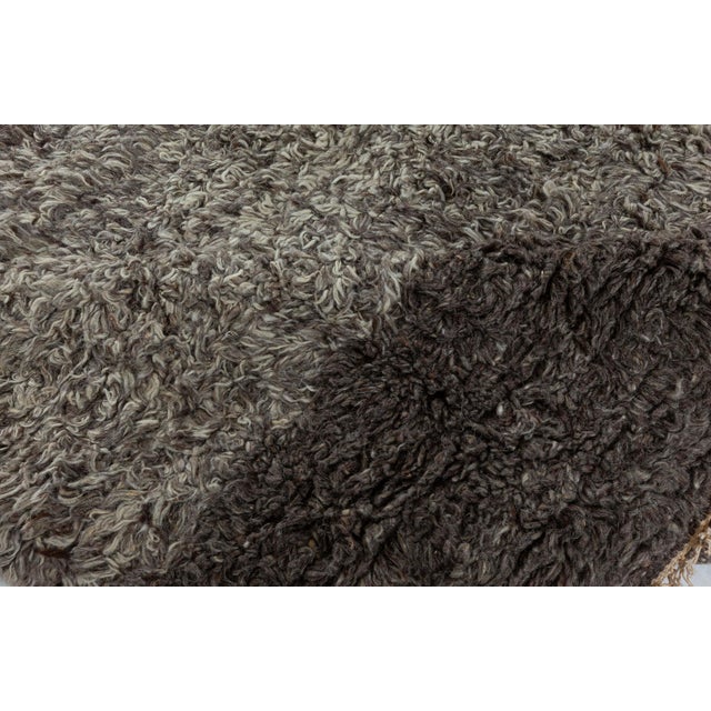 Traditional Tulu Nadu ‘Grey Strata’ Abstract Modern Wool Rug by Doris Leslie Blau For Sale - Image 3 of 9