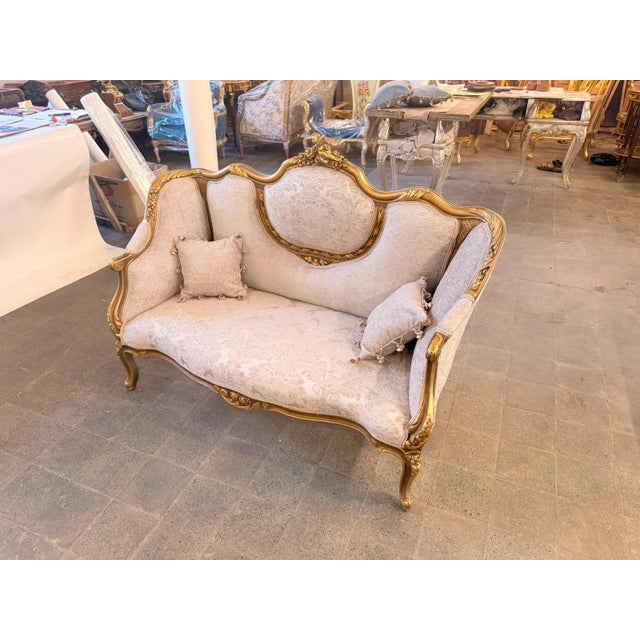 Rococo 1960s French Louis XV Rococo Settee upholstery Loveseat Cream Damask Canapa Sofa For Sale - Image 3 of 5