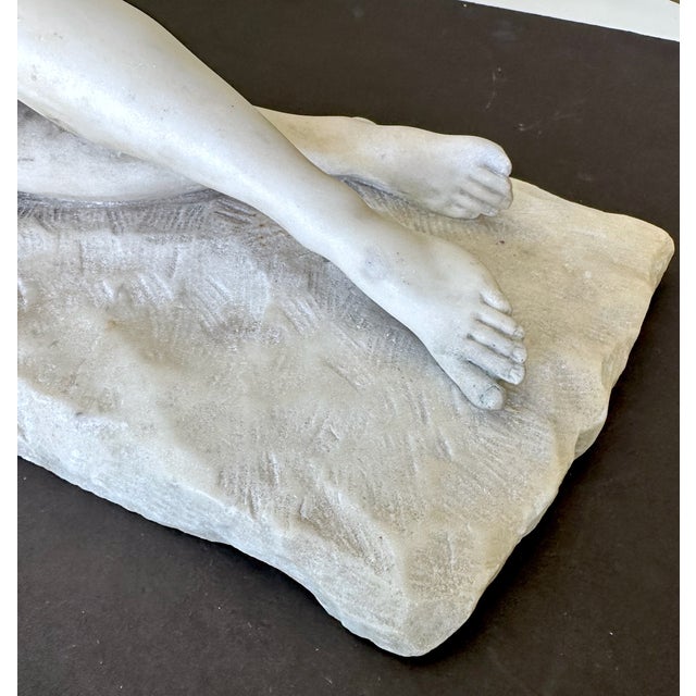 19th-Century Italian White Marble Sculpture Reclining Nymph Woman For Sale - Image 10 of 18